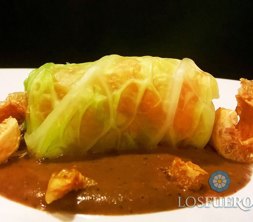 Ravioli de porrusalda y crema de morcilla "Izeko Rosi"